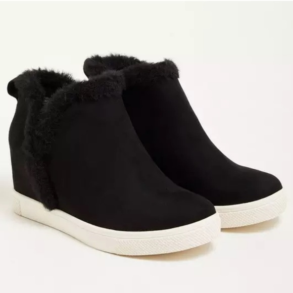 torrid Shoes - Torrid Fur Trim Sneaker Bootie Wedges • size 7WW / 7 extra wide width (WW)
